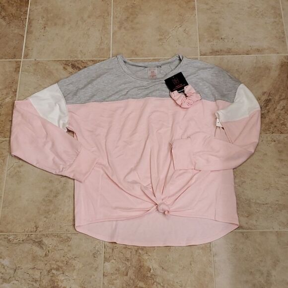 No Boundaries shirt with scrunchy - Picture 1 of 5